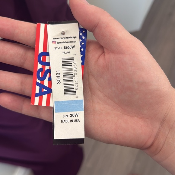 NWT R&M Richard's Maxi Gown; 20W Cold shoulder New!!!! Never Used! - Picture 7 of 10